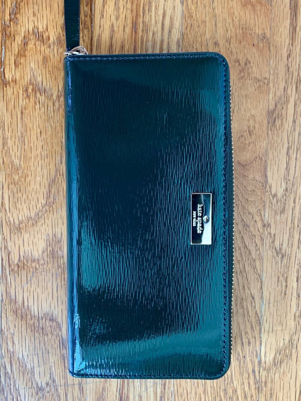 NWT Kate Spade Dark Green Patent Leather Clutch Zip Around Wallet, Gold Hardware